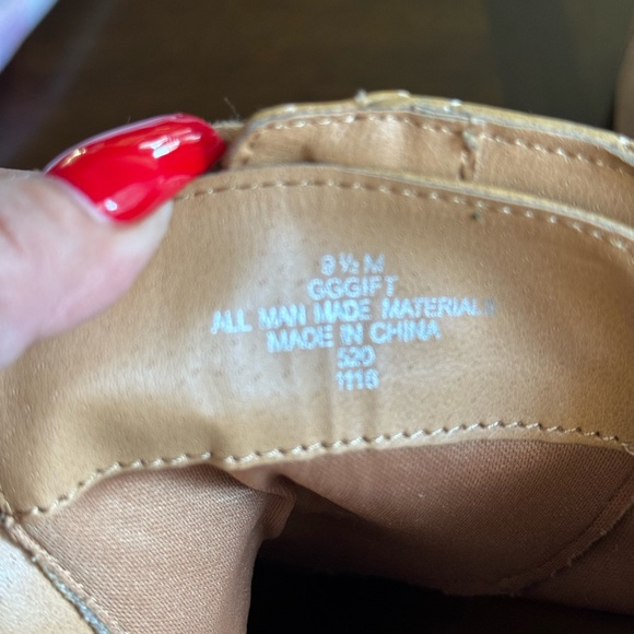 G by Guess camel quilted high heel boots NWOB - Picture 9 of 9